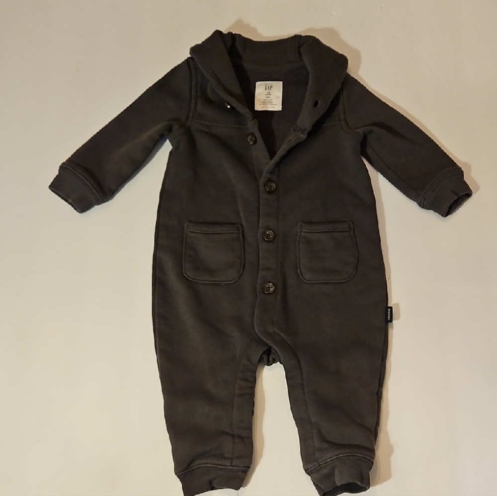 GAP Charcoal Gray One Piece Bodysuit Sweatshirt Long Sleeves Snaps Baby 3-6M EUC
